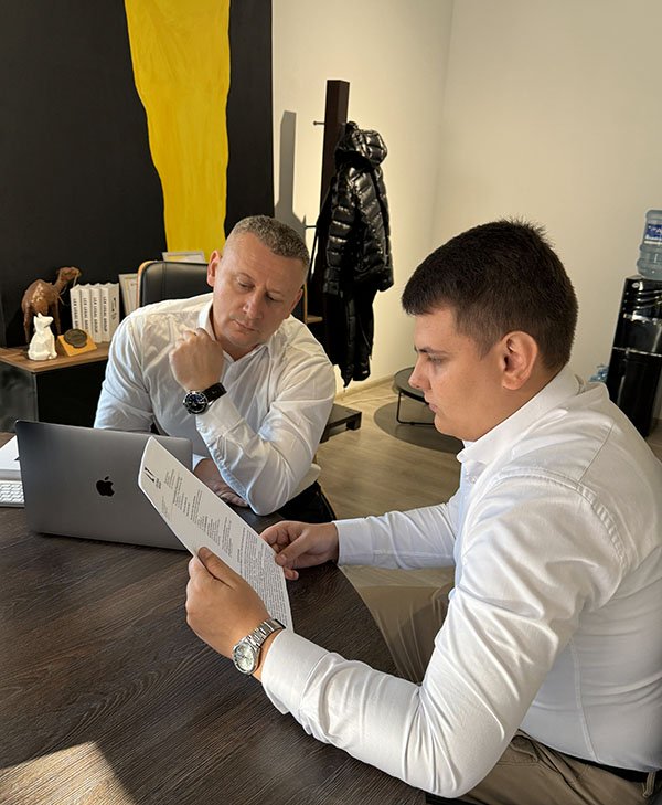 Юридична компанія для обслуговування підприємств Переваги супроводження бізнесу адвокатом